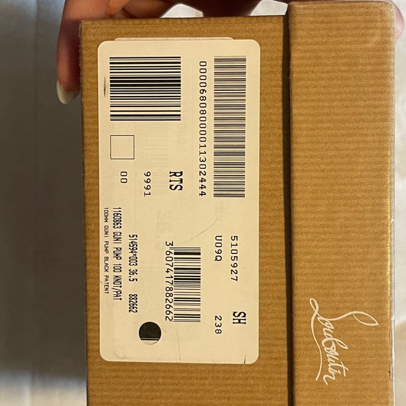 Authentic Christian Louboutin Black Patent/Knot Heel - Picture 8 of 8